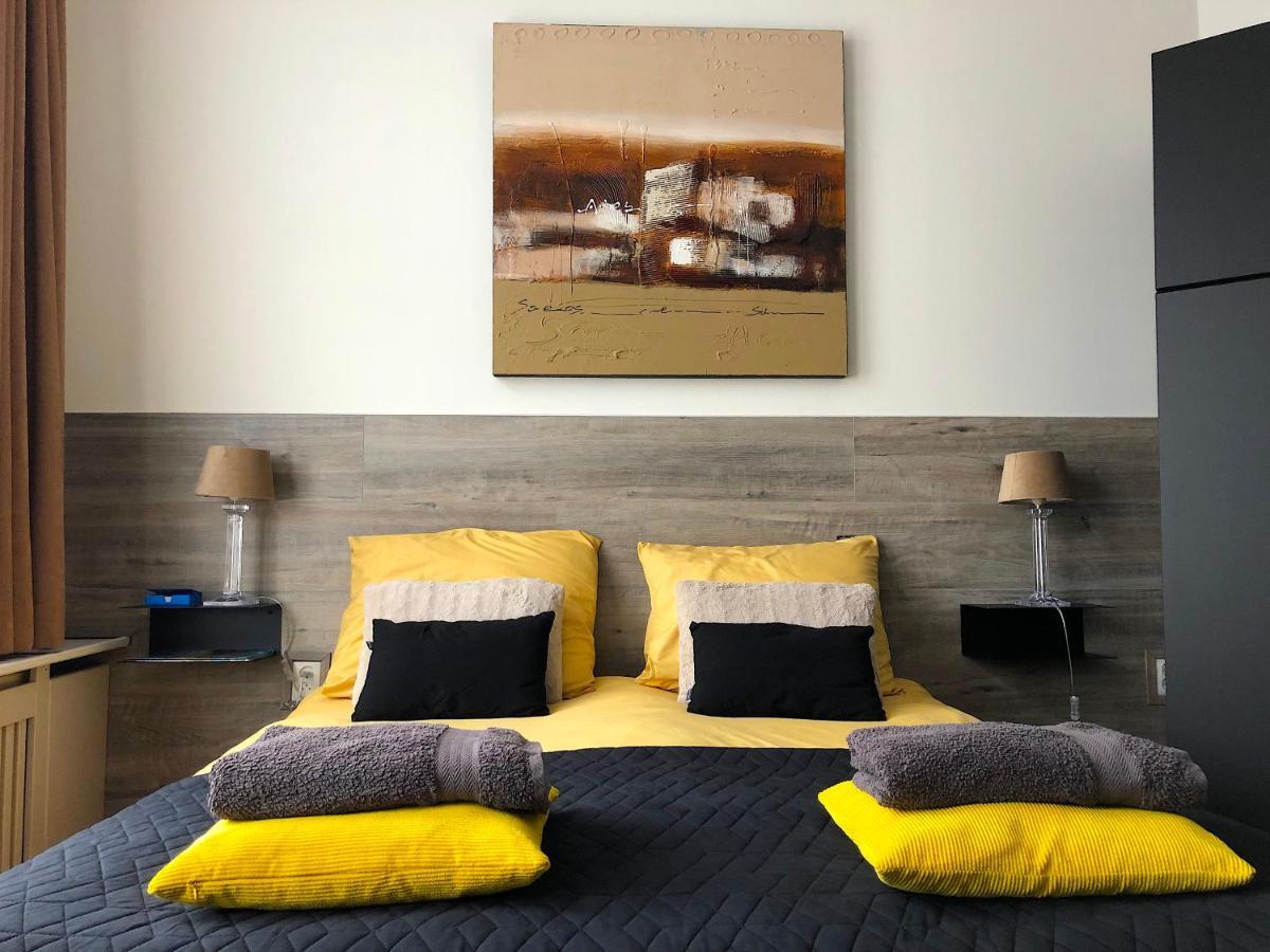 Bolton Boulevard Beach Rooms 弗利辛恩 外观 照片